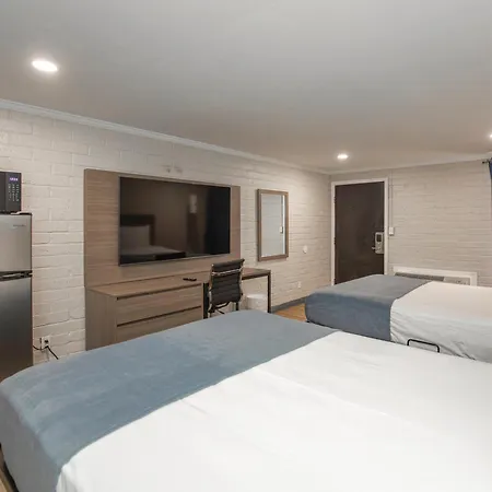 Super 8 by Wyndham Tulsa/Arpt/St Fairgrounds